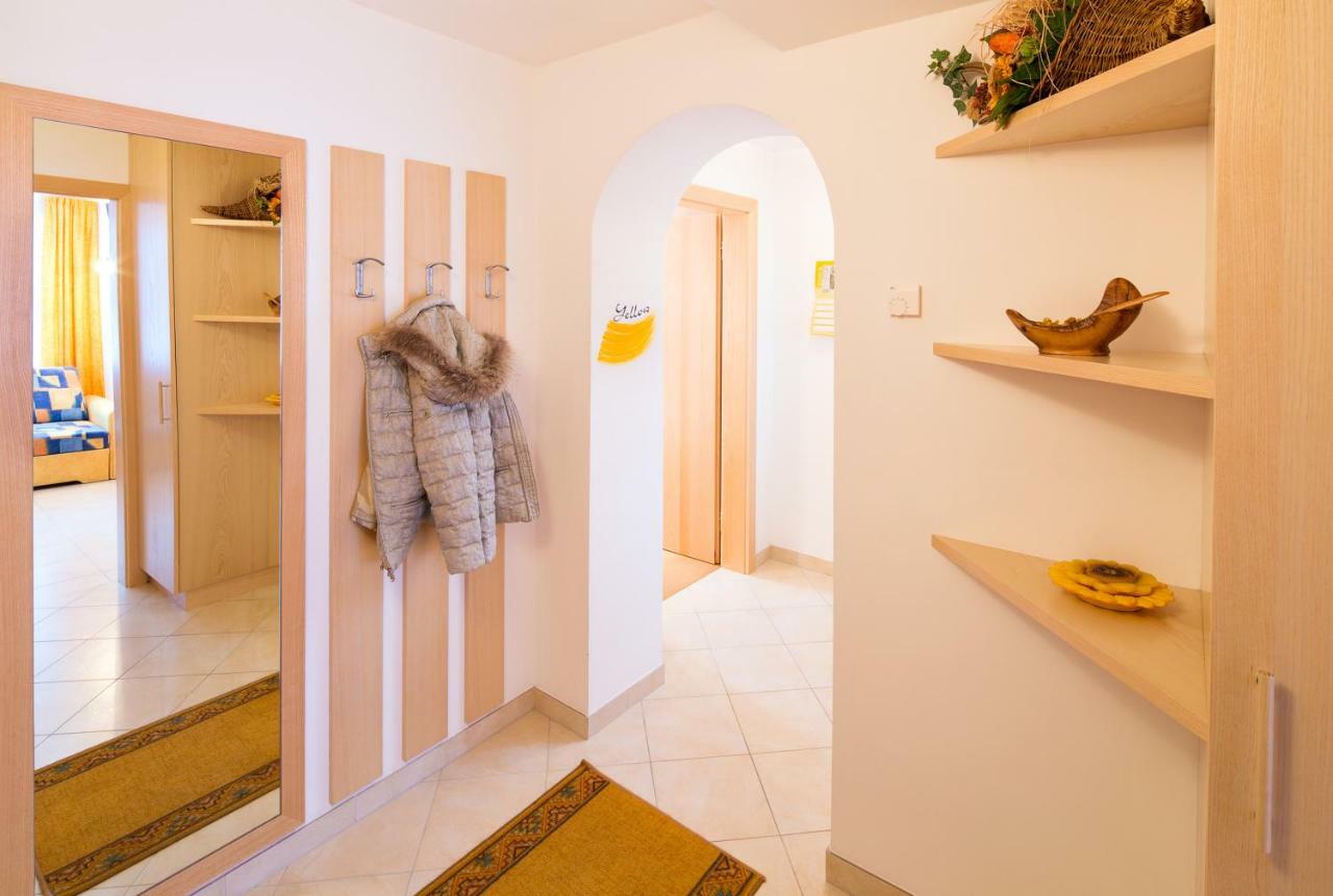 Haus Angelika Apartment Нова Леванте Екстериор снимка